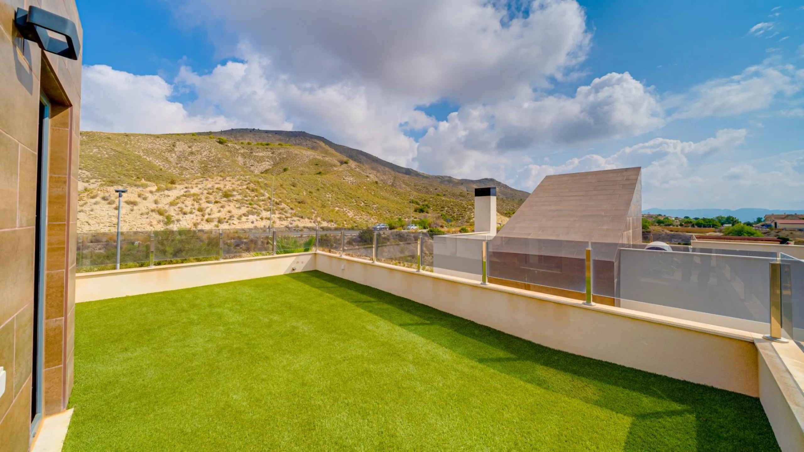Moderna Villa con vistas al mar desde todas las habitaciones en Balcón de Finestrat