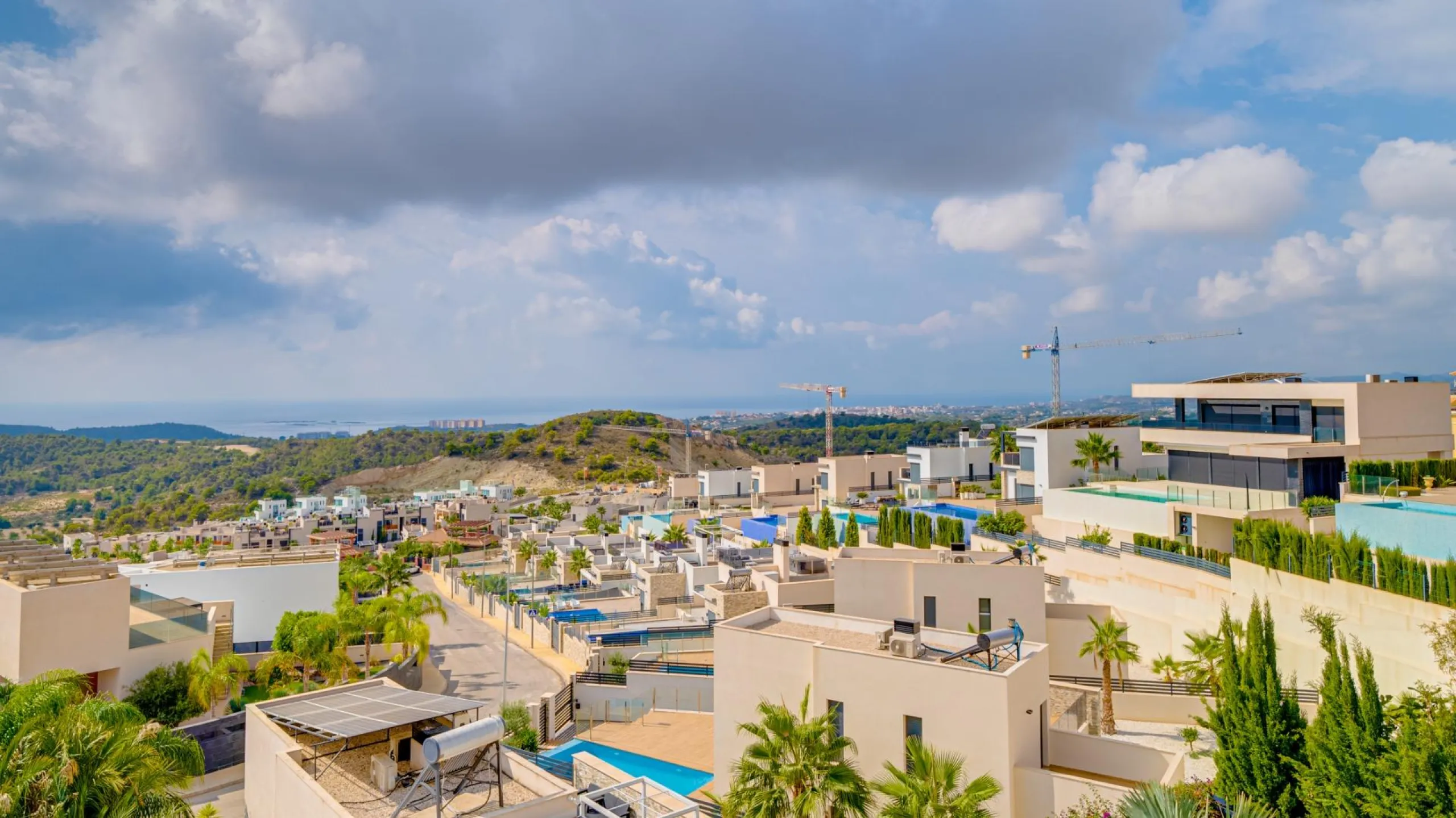 Moderna Villa con vistas al mar desde todas las habitaciones en Balcón de Finestrat