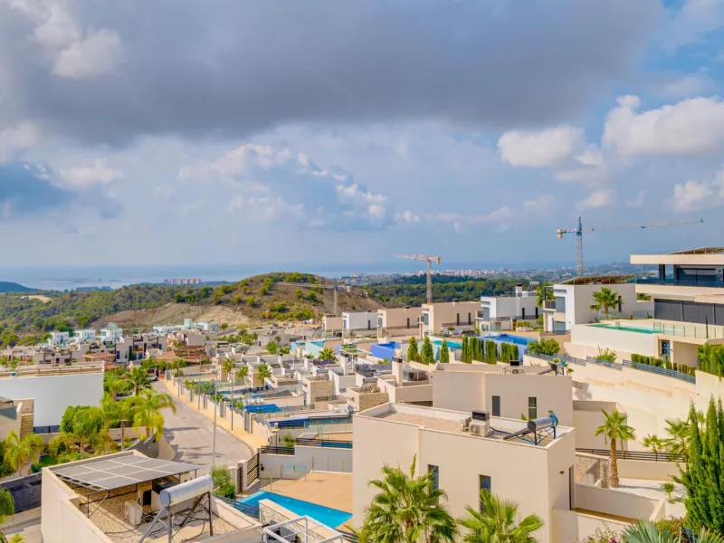 Moderna Villa con vistas al mar desde todas las habitaciones en Balcón de Finestrat