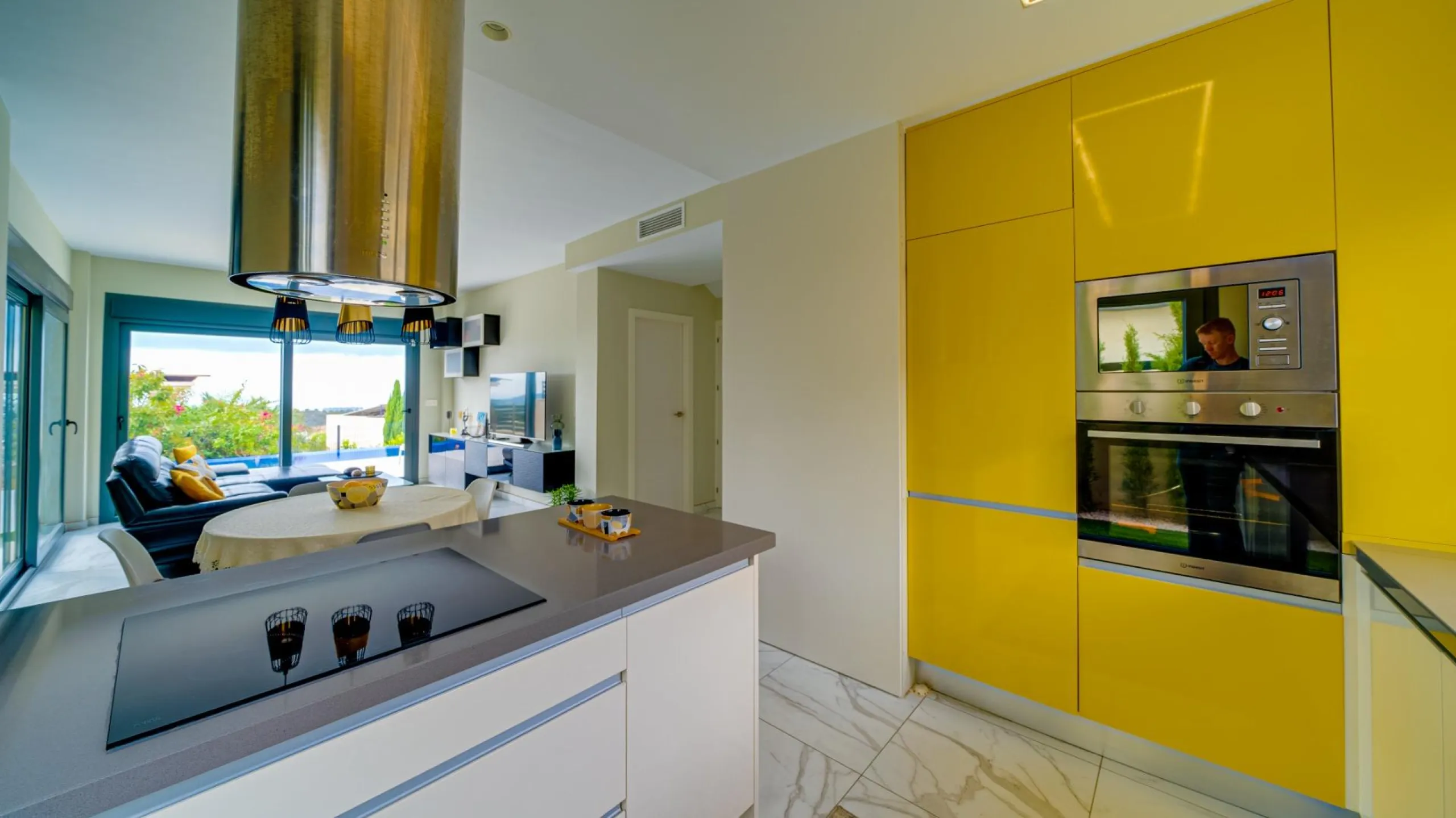 Moderna Villa con vistas al mar desde todas las habitaciones en Balcón de Finestrat