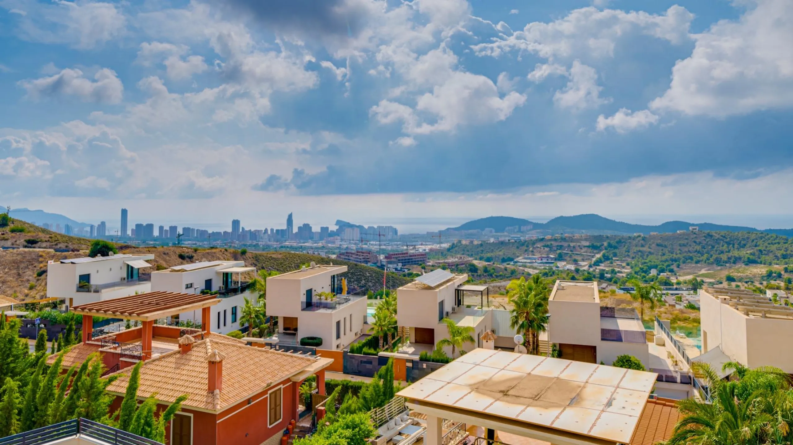 Moderna Villa con vistas al mar desde todas las habitaciones en Balcón de Finestrat