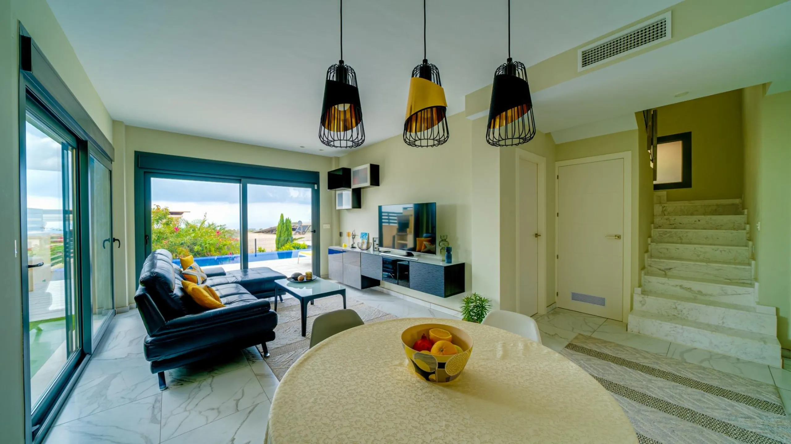 Moderna Villa con vistas al mar desde todas las habitaciones en Balcón de Finestrat