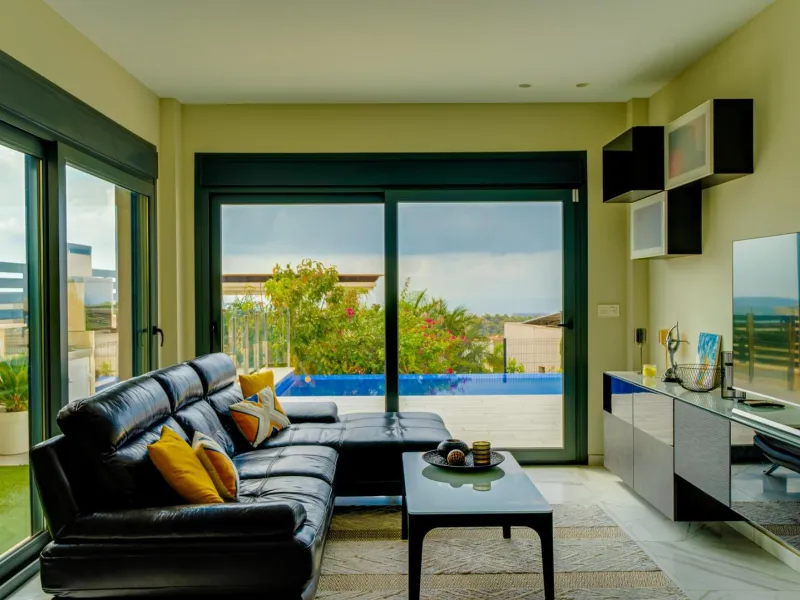 Moderna Villa con vistas al mar desde todas las habitaciones en Balcón de Finestrat