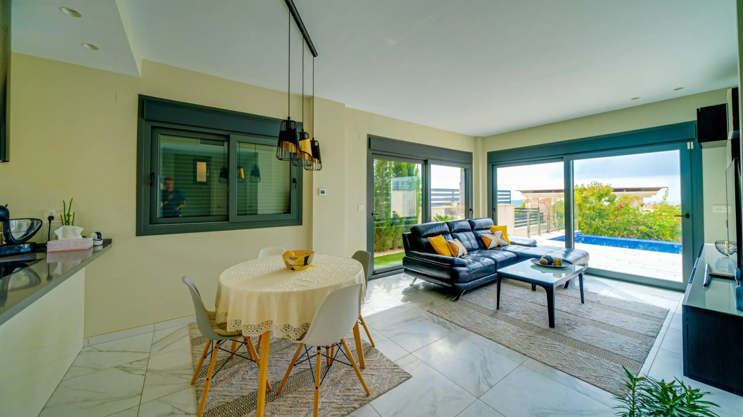 Moderna Villa con vistas al mar desde todas las habitaciones en Balcón de Finestrat