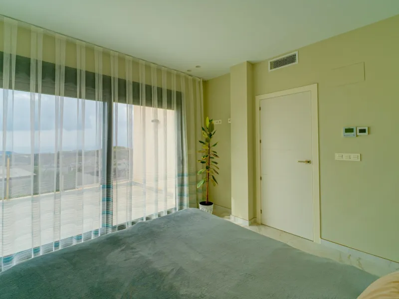 Moderna Villa con vistas al mar desde todas las habitaciones en Balcón de Finestrat