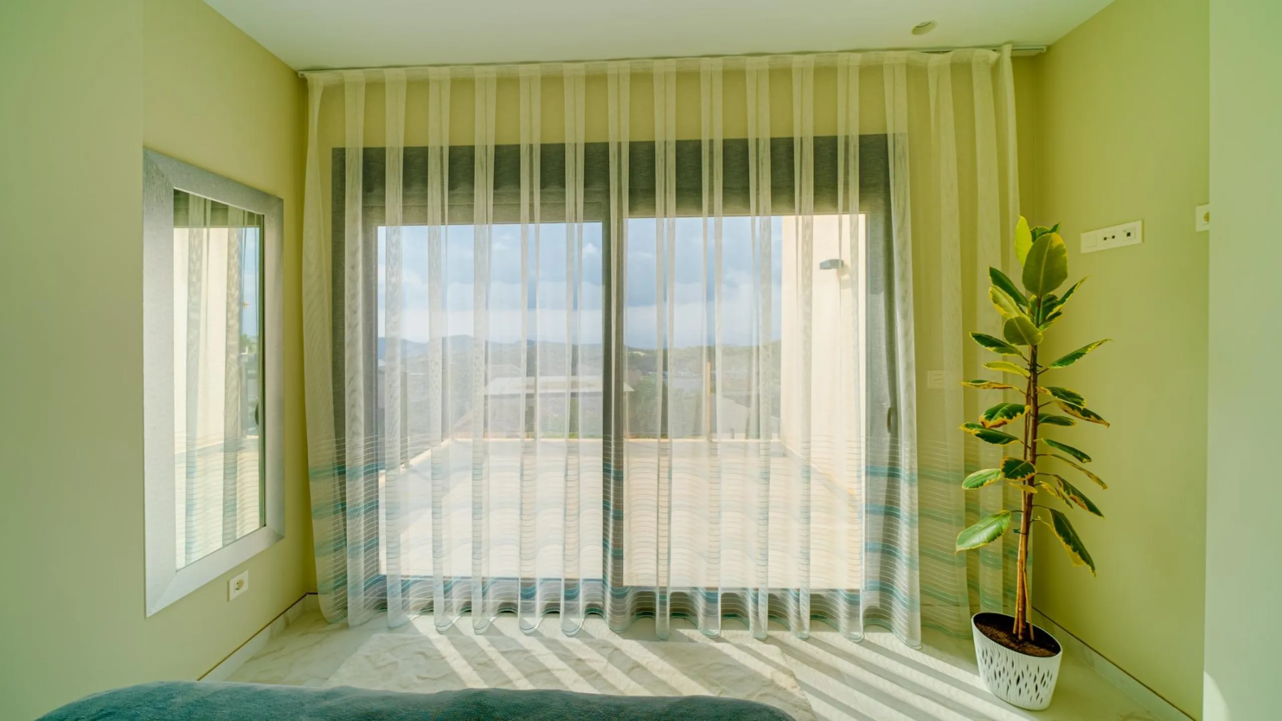 Moderna Villa con vistas al mar desde todas las habitaciones en Balcón de Finestrat