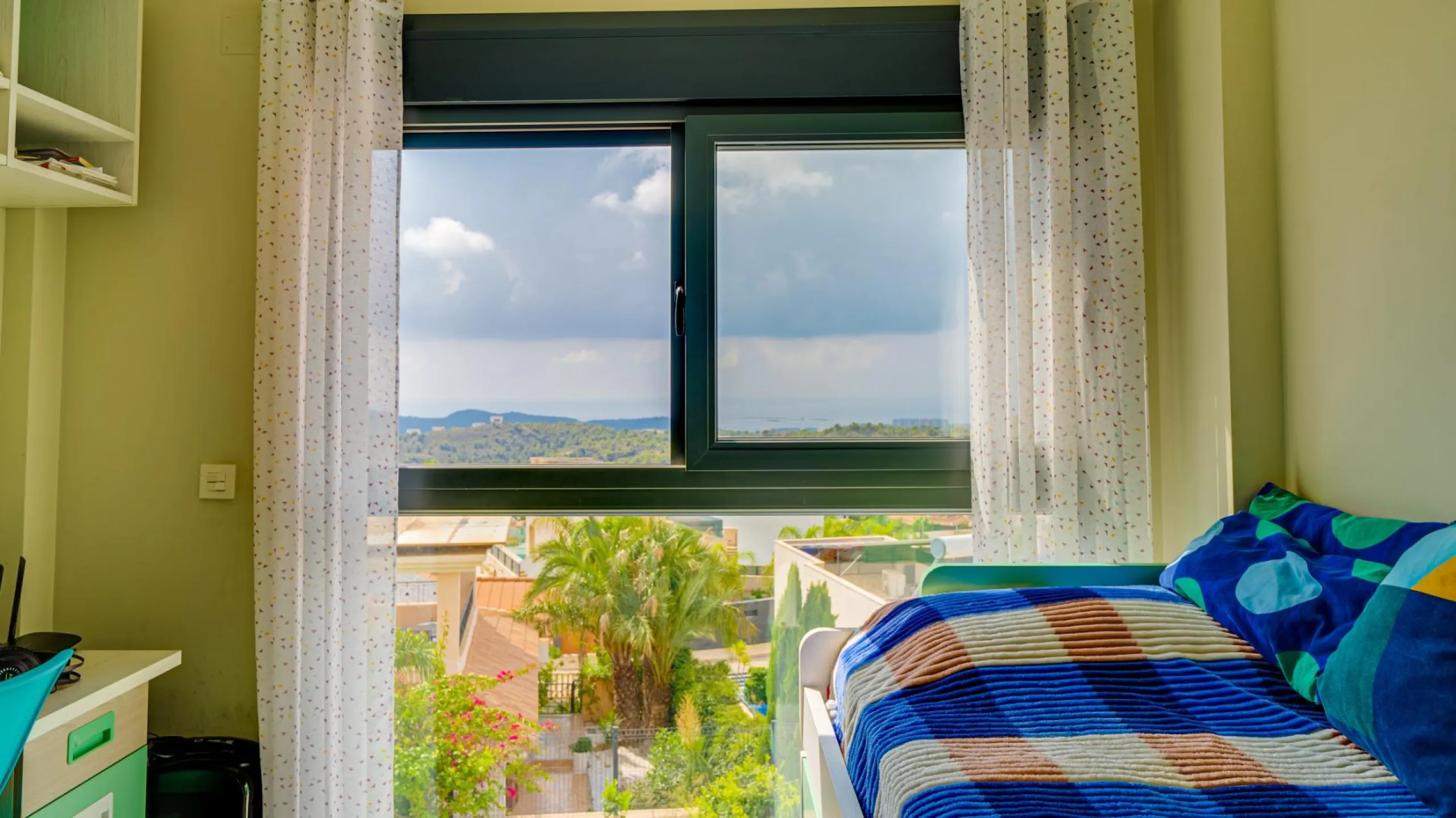 Moderna Villa con vistas al mar desde todas las habitaciones en Balcón de Finestrat