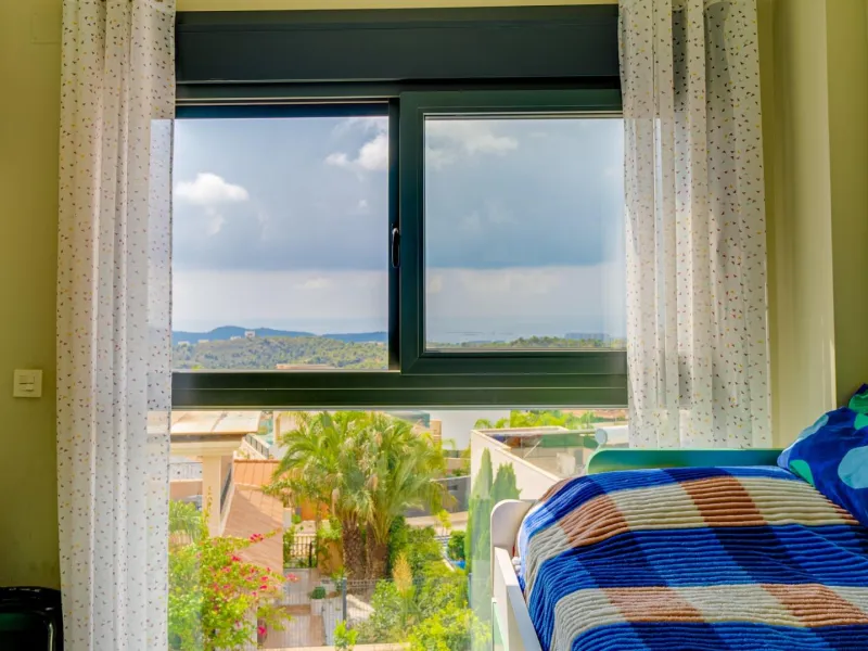 Moderna Villa con vistas al mar desde todas las habitaciones en Balcón de Finestrat