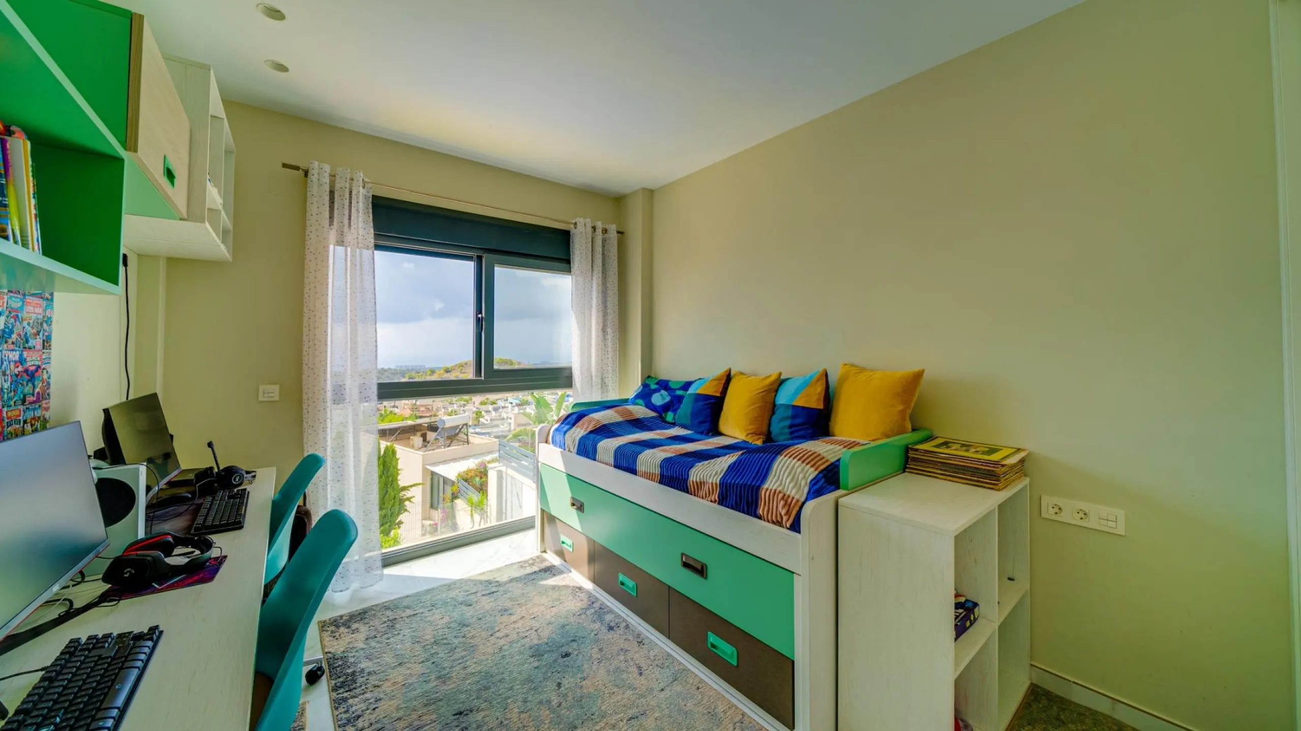 Moderna Villa con vistas al mar desde todas las habitaciones en Balcón de Finestrat