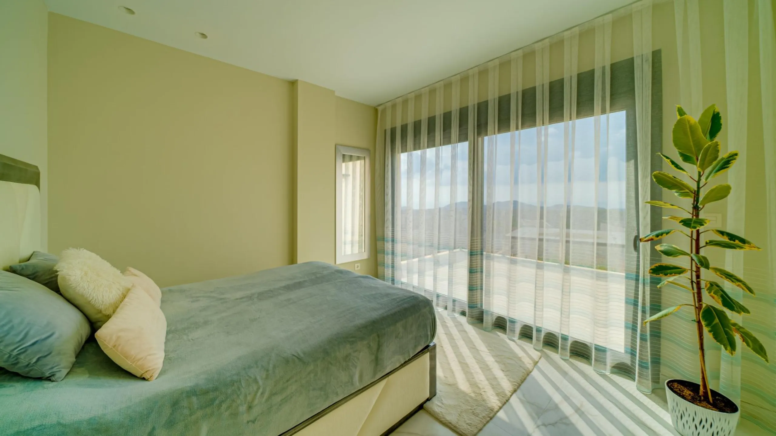 Moderna Villa con vistas al mar desde todas las habitaciones en Balcón de Finestrat