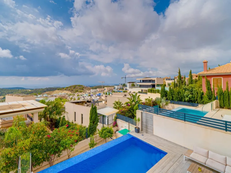 Moderna Villa con vistas al mar desde todas las habitaciones en Balcón de Finestrat