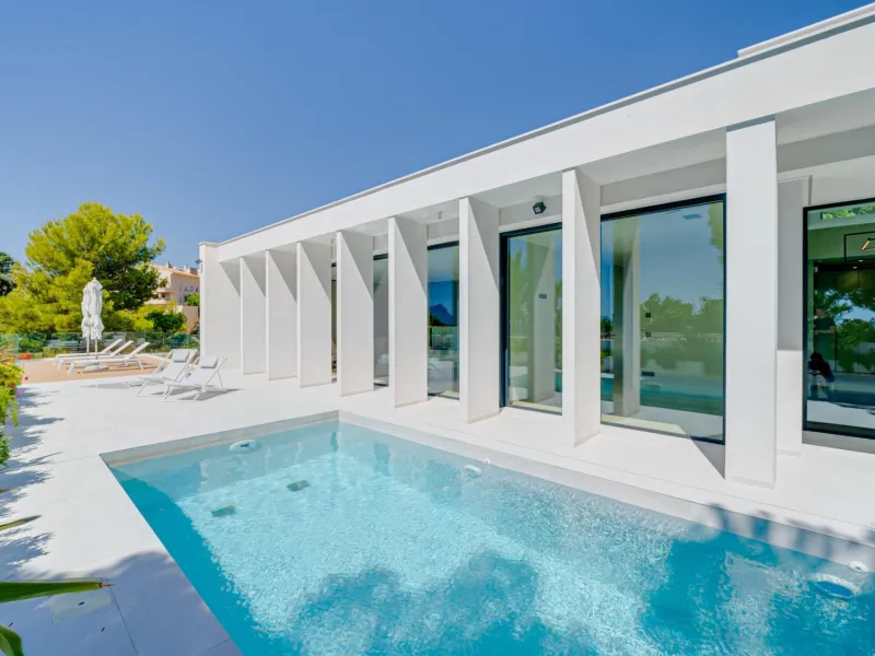Impresionante villa de lujo en la orilla del mar