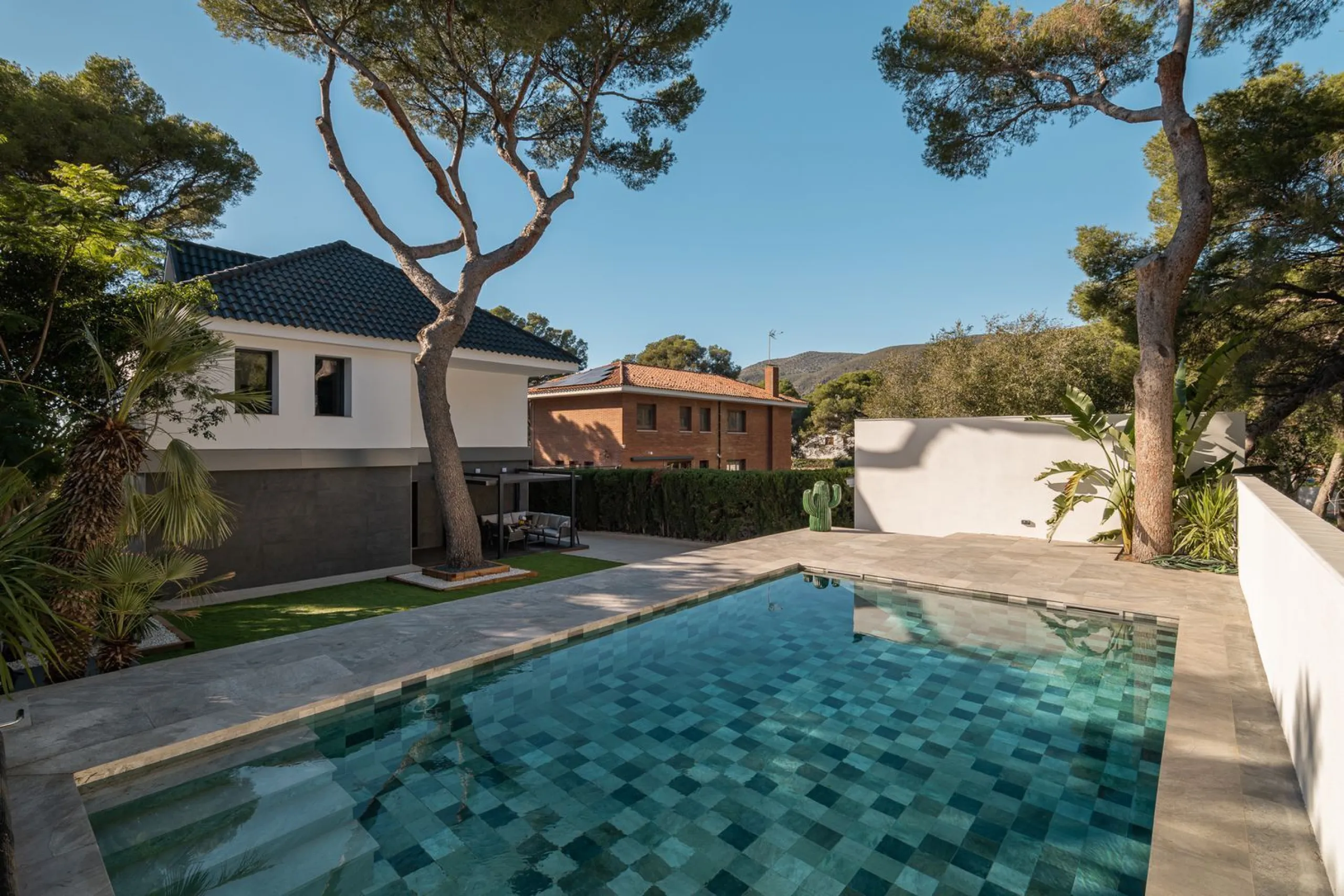 Modern new-build villa with sea views in Bellamar, Castelldefels