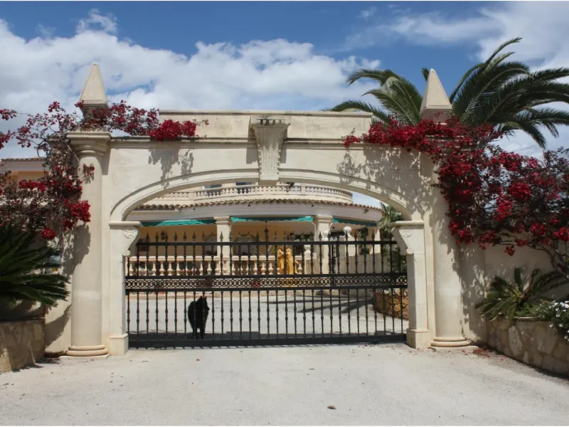 Truly Magnificent Property with Stunning Views