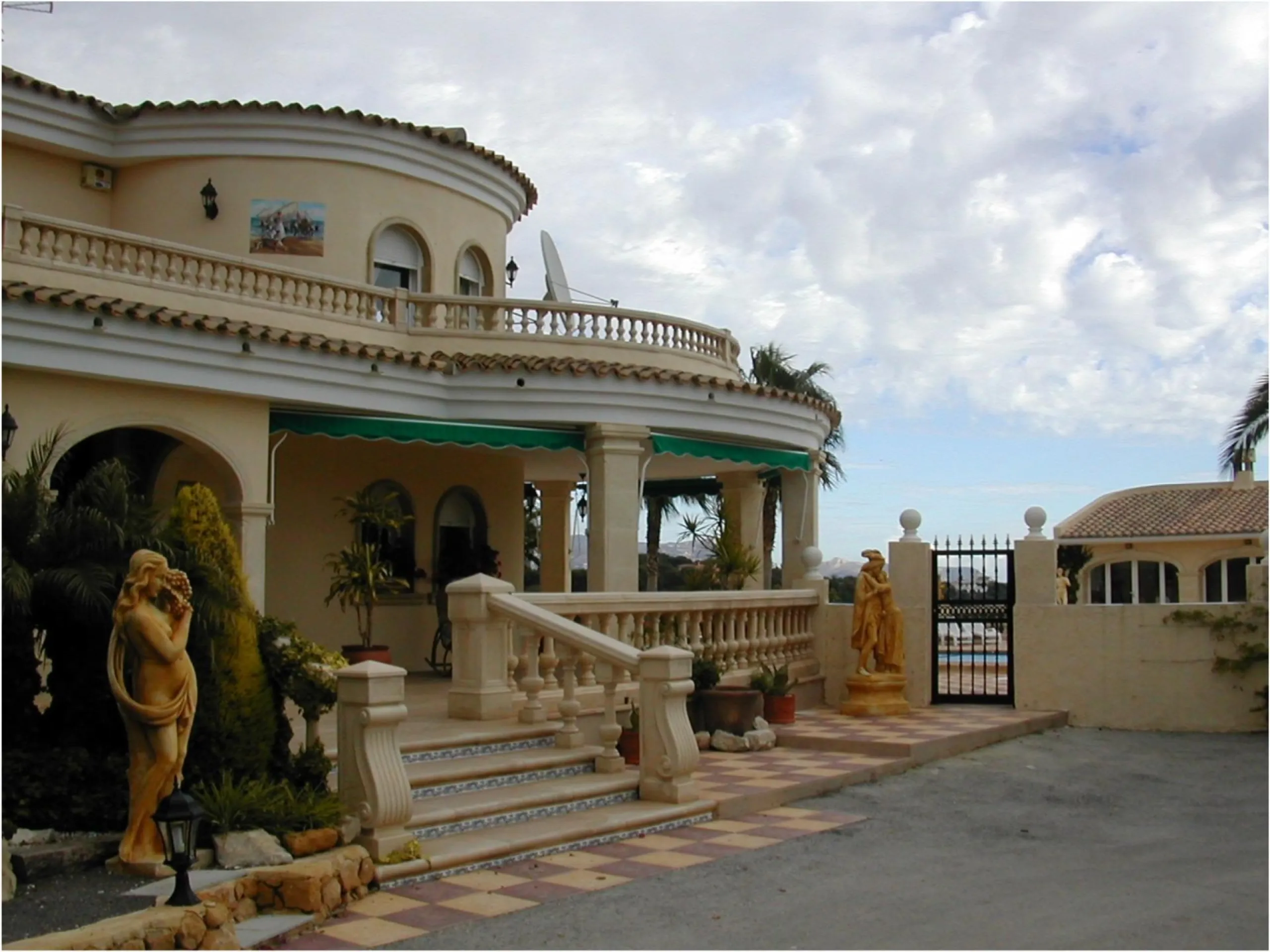 Truly Magnificent Property with Stunning Views