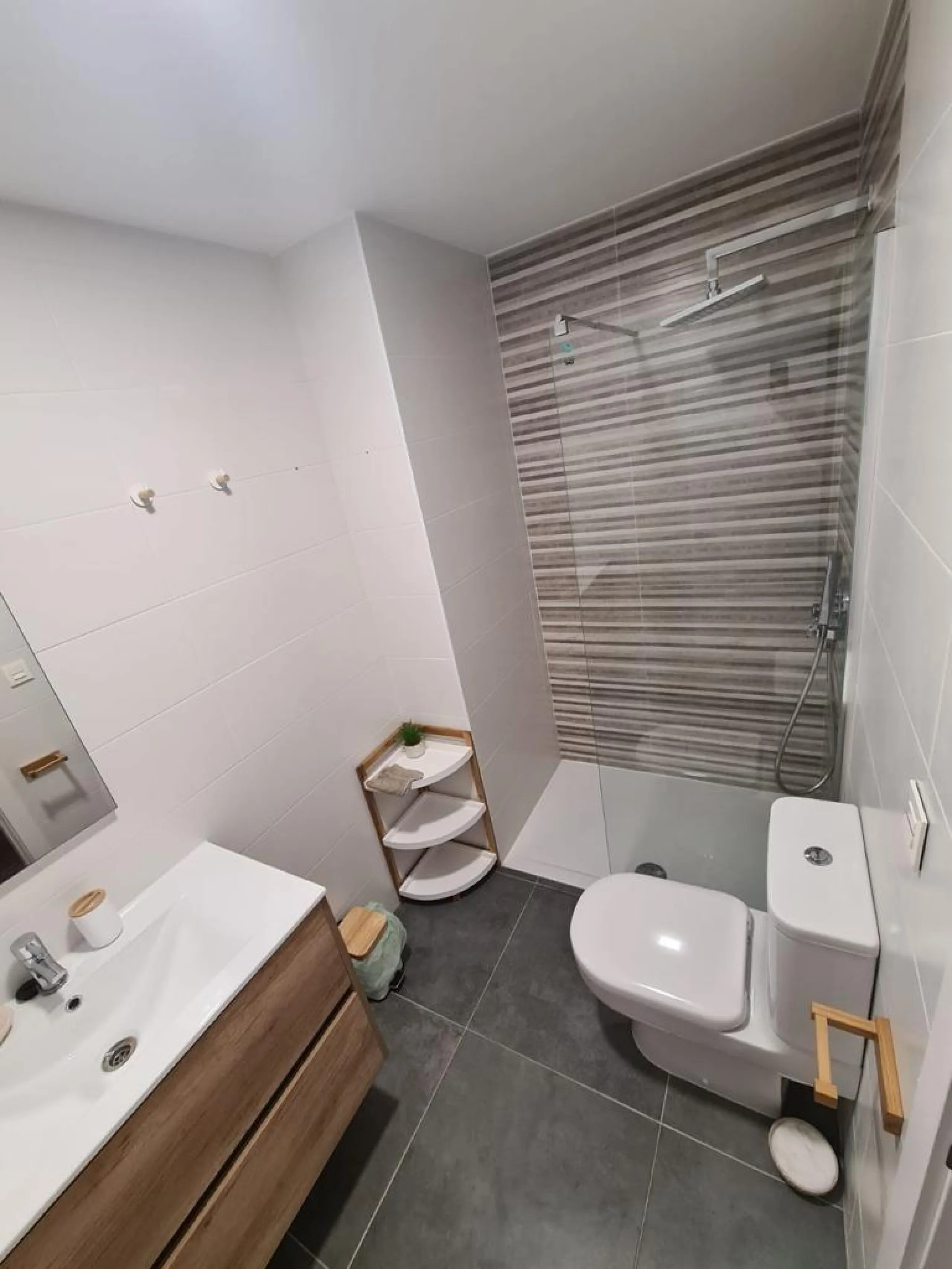 WITH TOURIST LICENSE. 3 BEDROOMS. 2 BATHROOMS. COMMUNAL SWIMMING POOL. BEACH 800 M