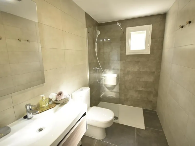 WITH TOURIST LICENSE. 3 BEDROOMS. 2 BATHROOMS. COMMUNAL SWIMMING POOL. BEACH 800 M