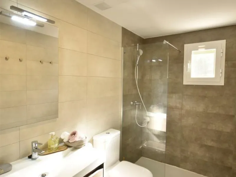 WITH TOURIST LICENSE. 3 BEDROOMS. 2 BATHROOMS. COMMUNAL SWIMMING POOL. BEACH 800 M