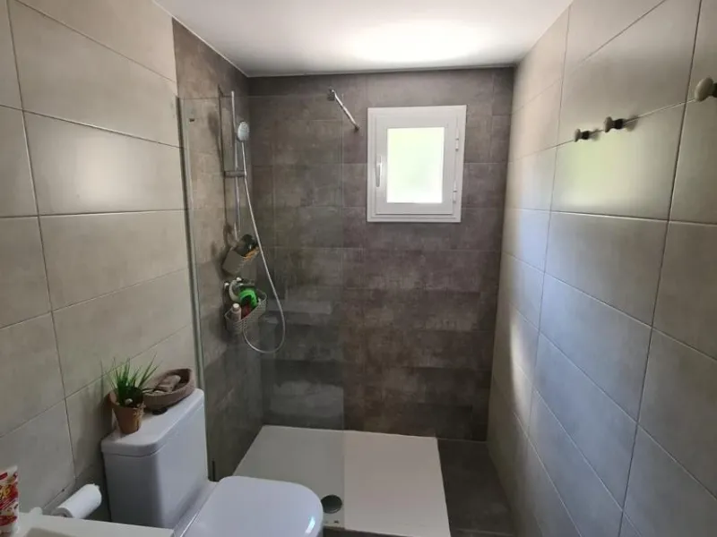 WITH TOURIST LICENSE. 3 BEDROOMS. 2 BATHROOMS. COMMUNAL SWIMMING POOL. BEACH 800 M