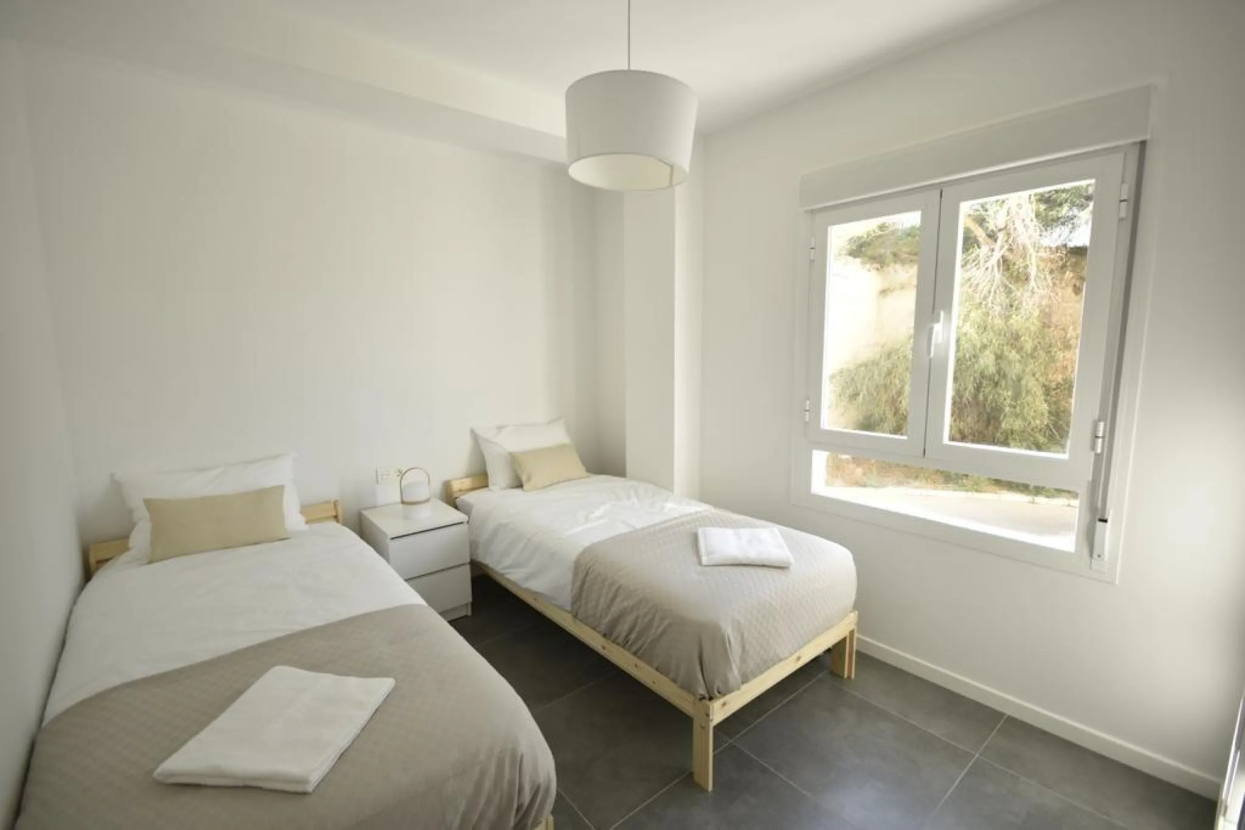 WITH TOURIST LICENSE. 3 BEDROOMS. 2 BATHROOMS. COMMUNAL SWIMMING POOL. BEACH 800 M