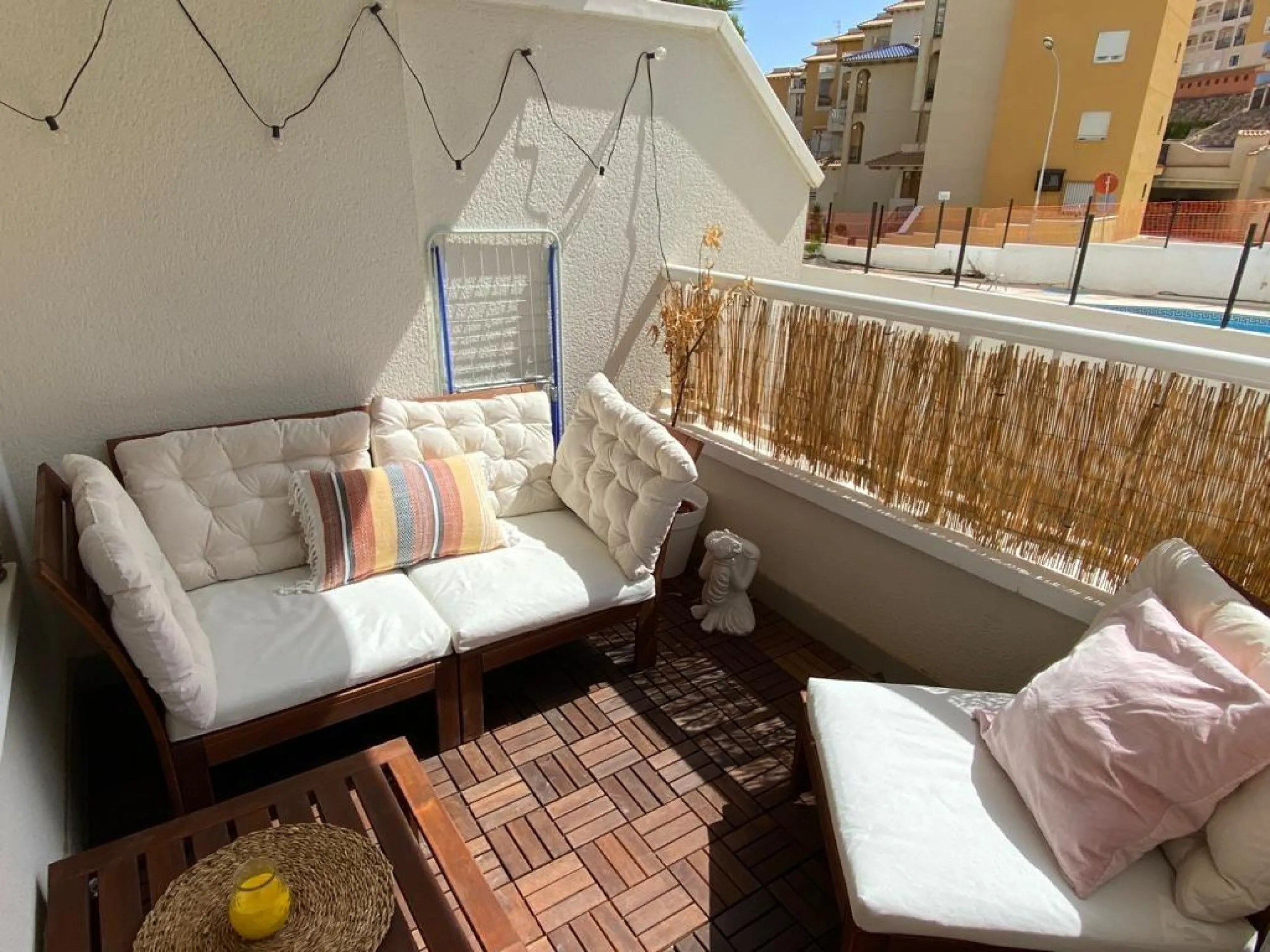 WITH TOURIST LICENSE. 3 BEDROOMS. 2 BATHROOMS. COMMUNAL SWIMMING POOL. BEACH 800 M