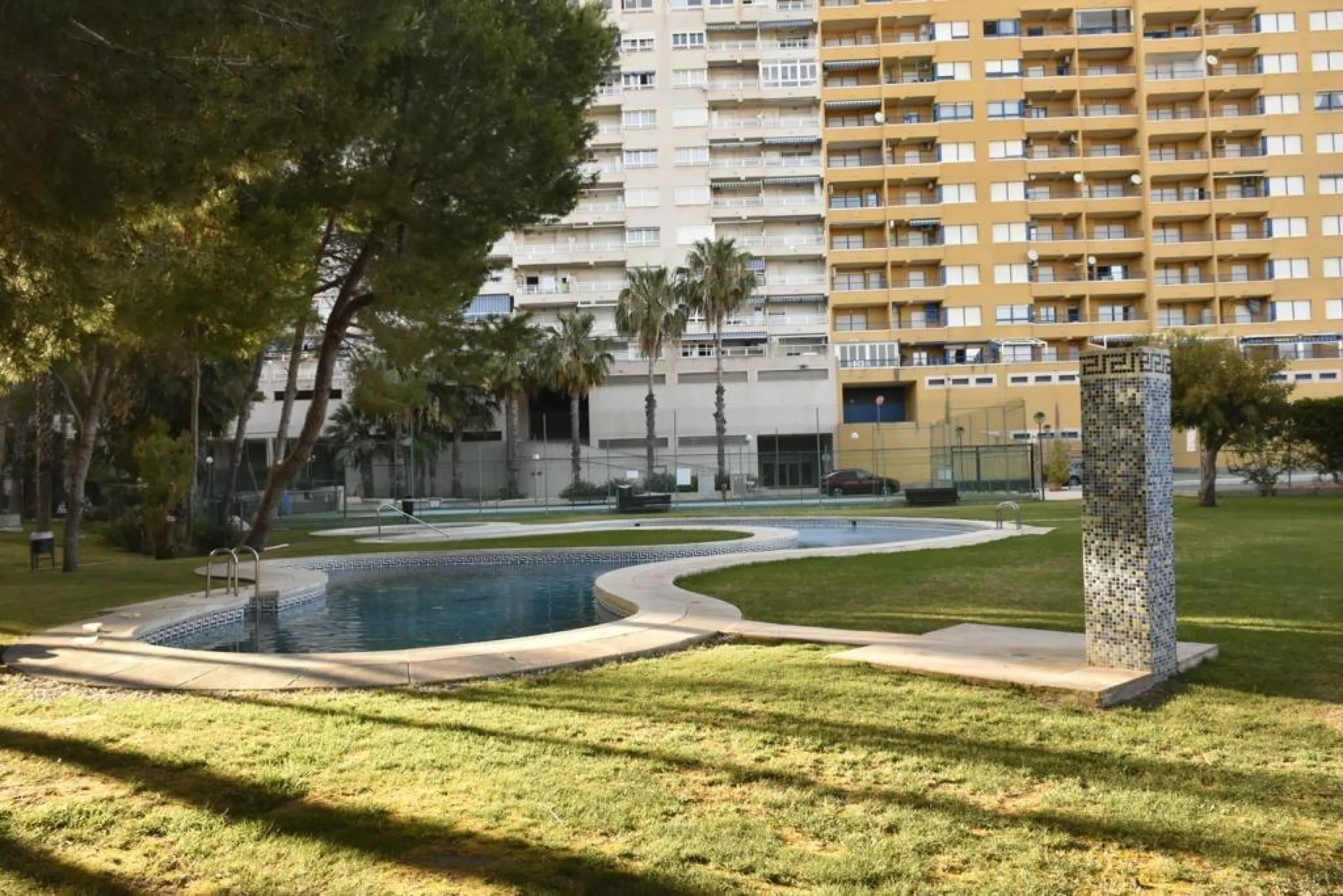 WITH TOURIST LICENSE. 3 BEDROOMS. 2 BATHROOMS. COMMUNAL SWIMMING POOL. BEACH 800 M