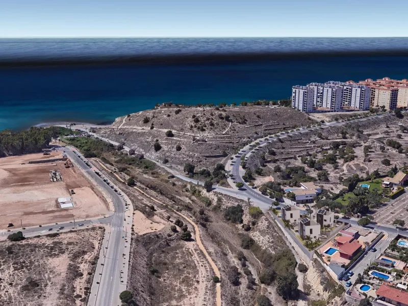 Newly built villa with private pool and next to the sea