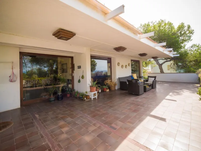 Villa exclusiva y con vistas al mar en Bellamar, Castelldefels