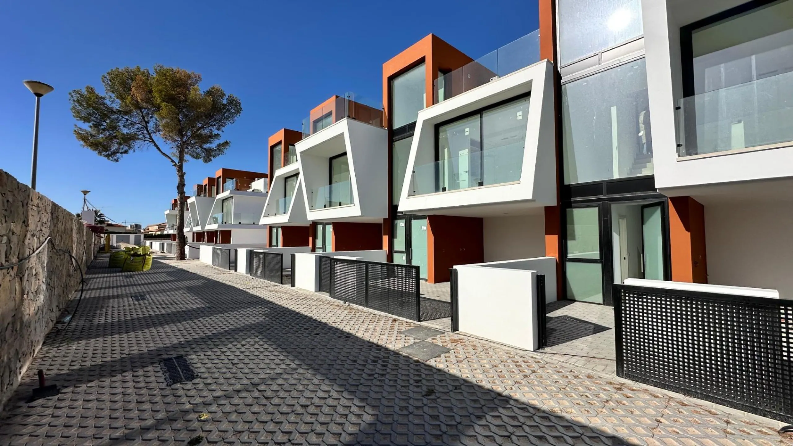 Newly built semi-detached single-family homes