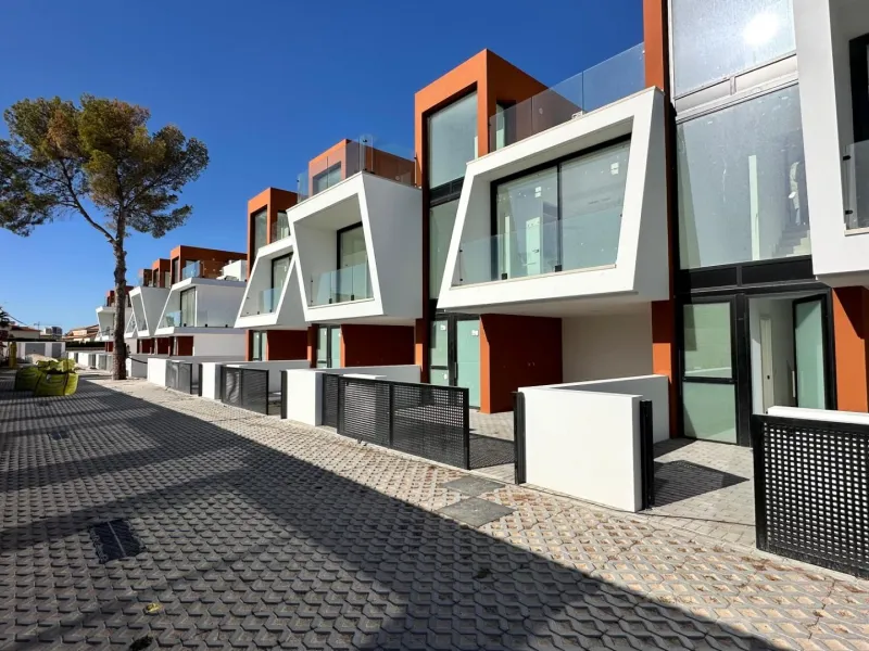 Newly built semi-detached single-family homes