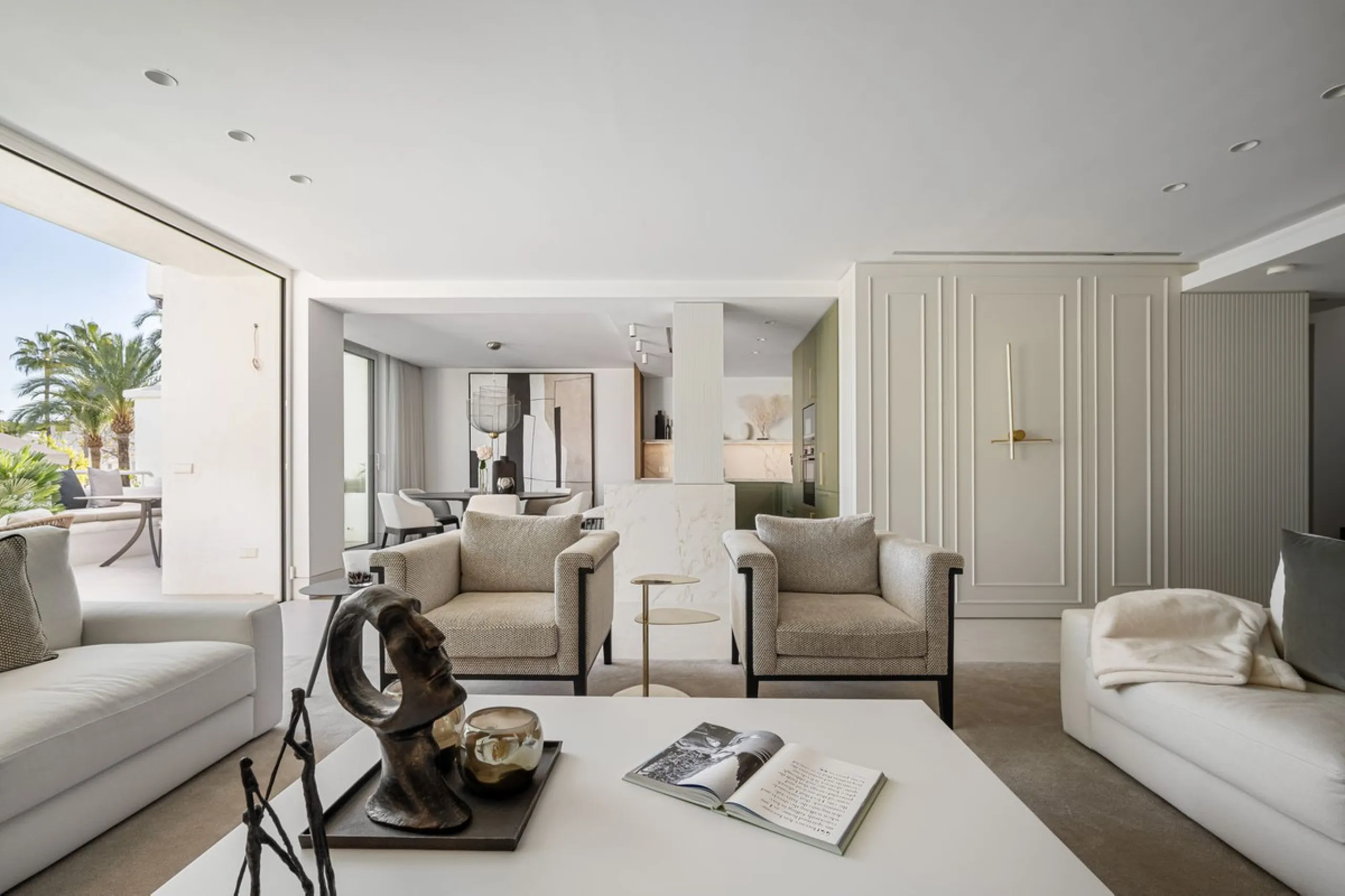 Einzigartiges, nach Süden ausgerichtetes Penthouse in erster Strandlinie – Alhambra del Mar