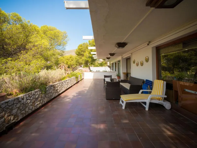 Villa exclusiva y con vistas al mar en Bellamar, Castelldefels