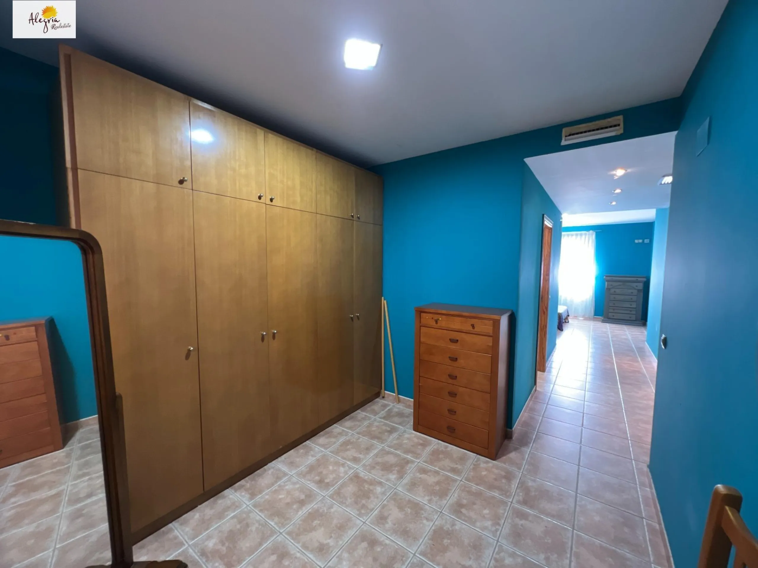 PERFECTO CHALET EN EL BOSQUE DE CHIVA
