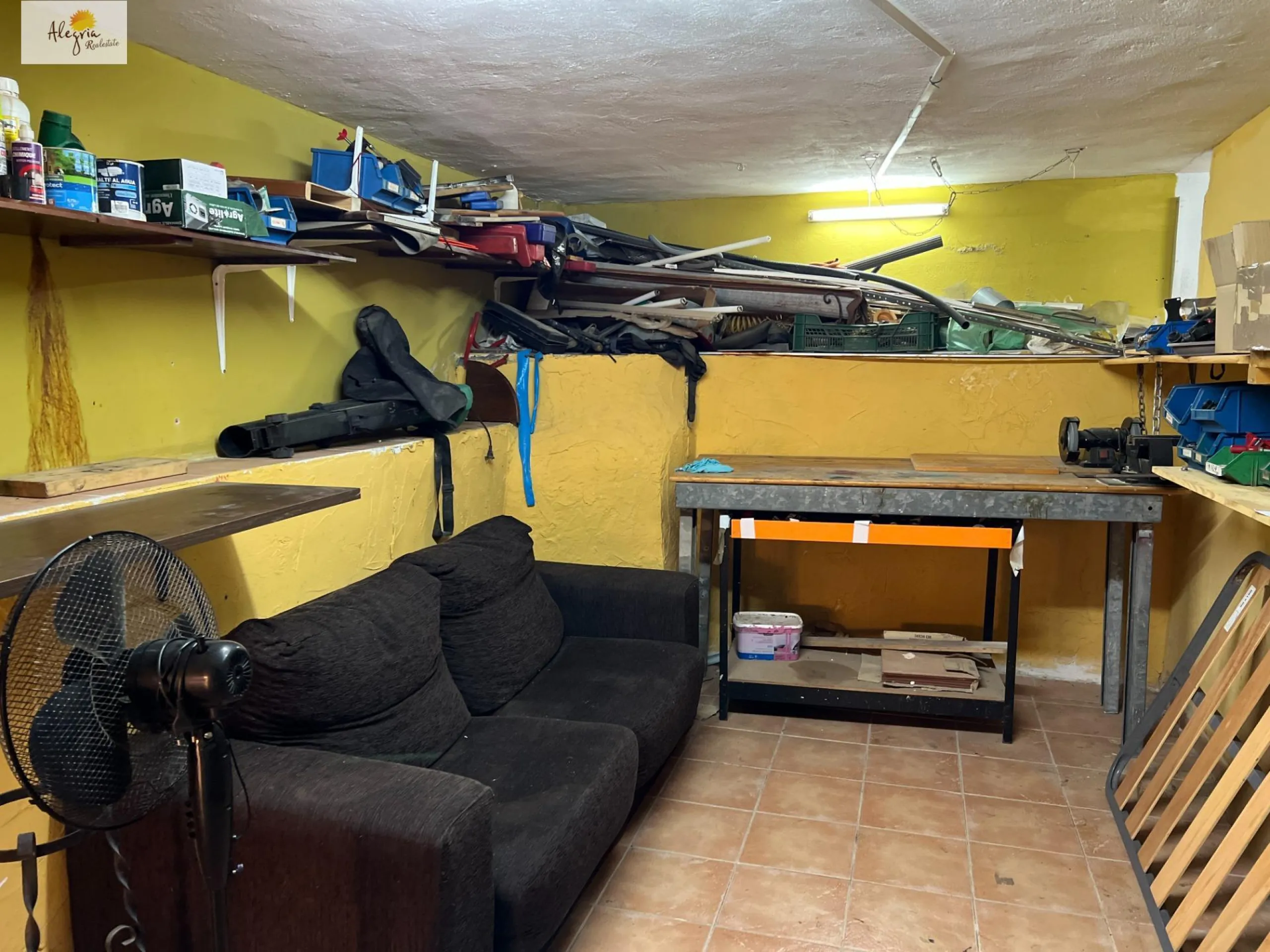 PERFECTO CHALET EN EL BOSQUE DE CHIVA