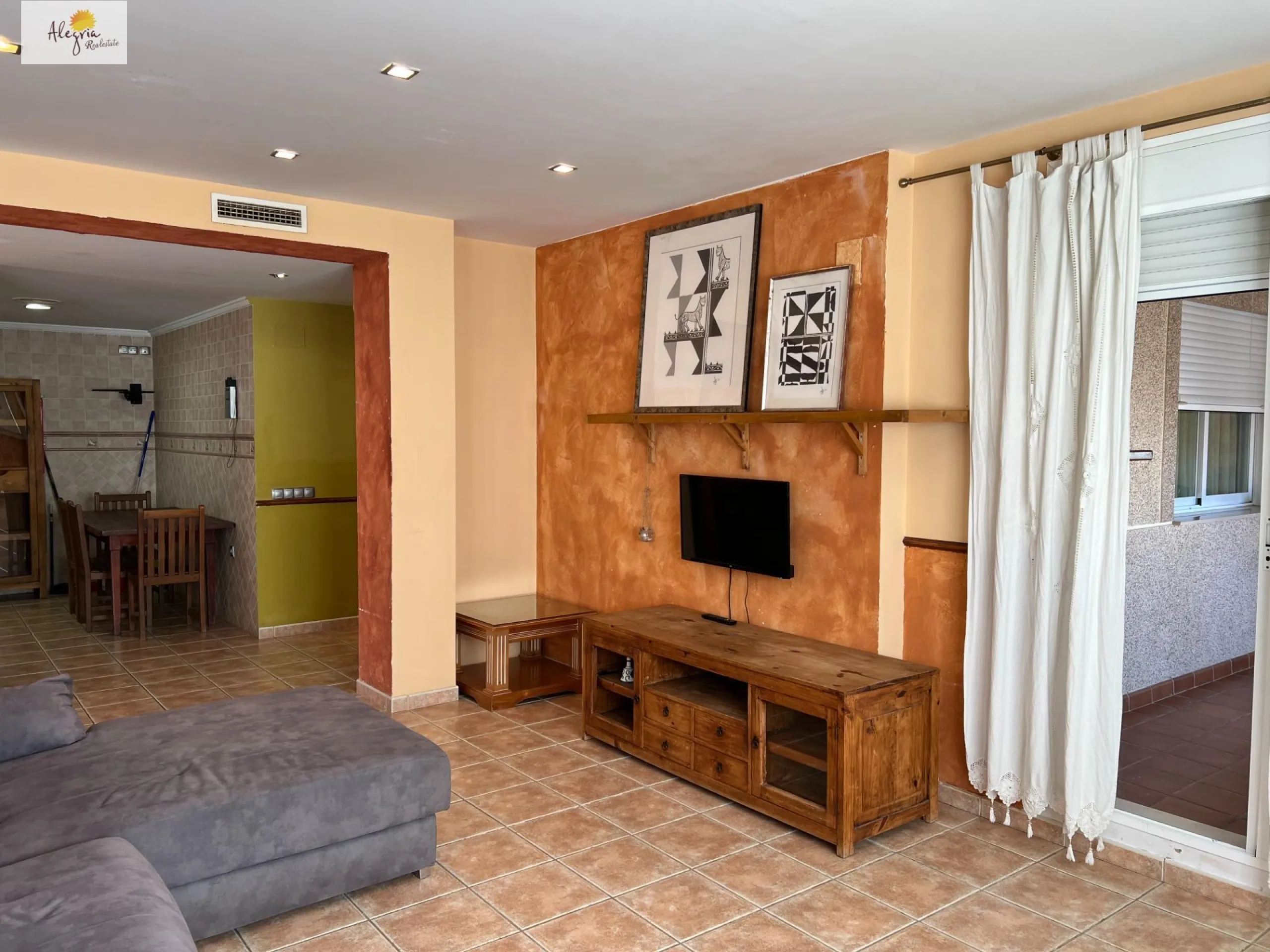 PERFECTO CHALET EN EL BOSQUE DE CHIVA