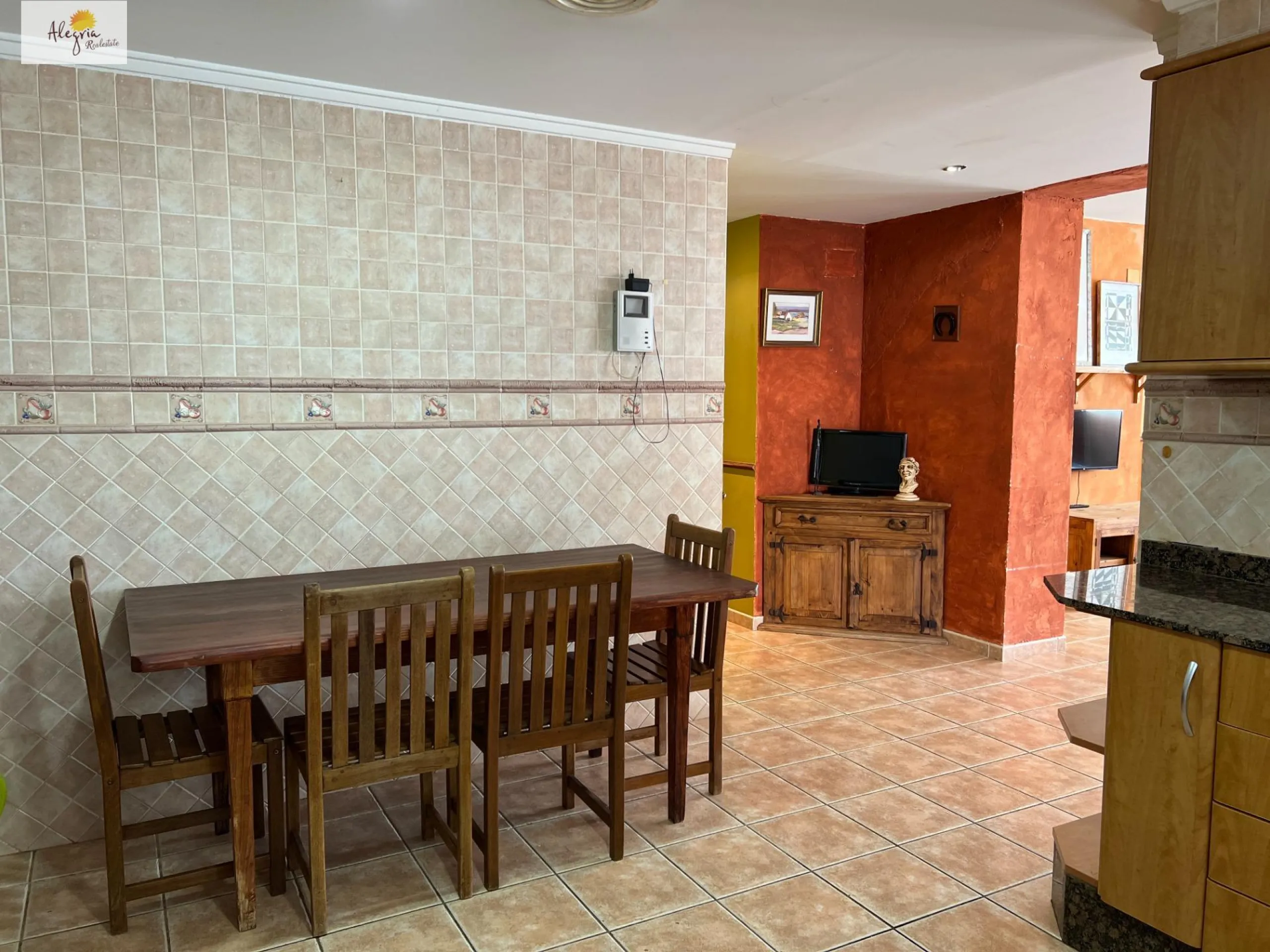 PERFECTO CHALET EN EL BOSQUE DE CHIVA