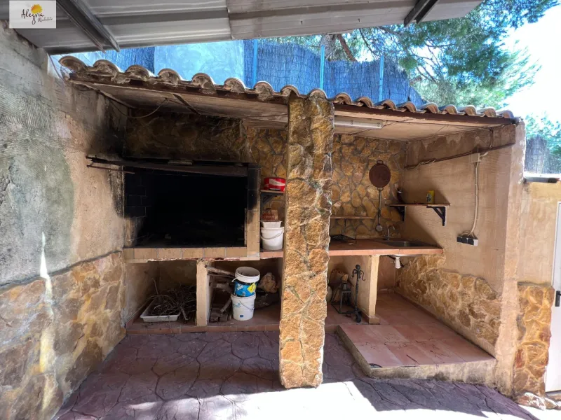 PERFECTO CHALET EN EL BOSQUE DE CHIVA