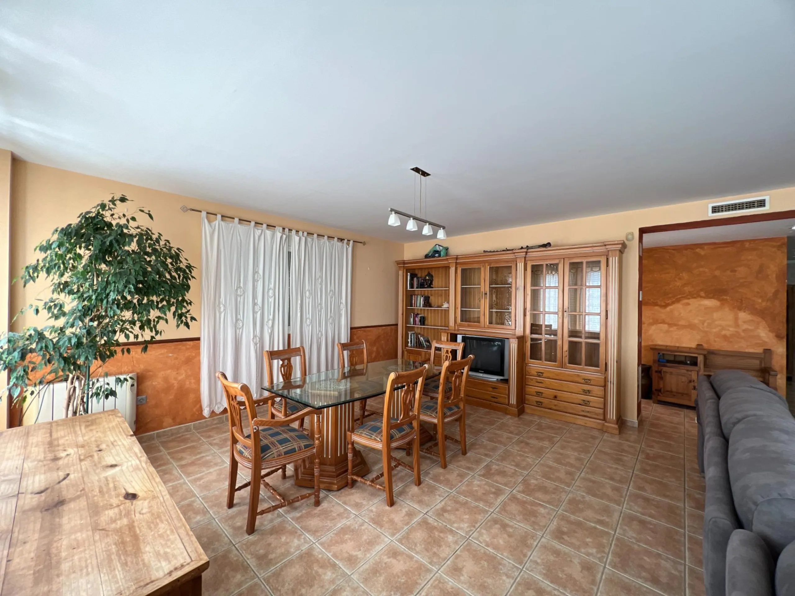 PERFECTO CHALET EN EL BOSQUE DE CHIVA