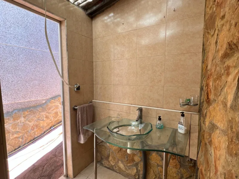 PERFECTO CHALET EN EL BOSQUE DE CHIVA