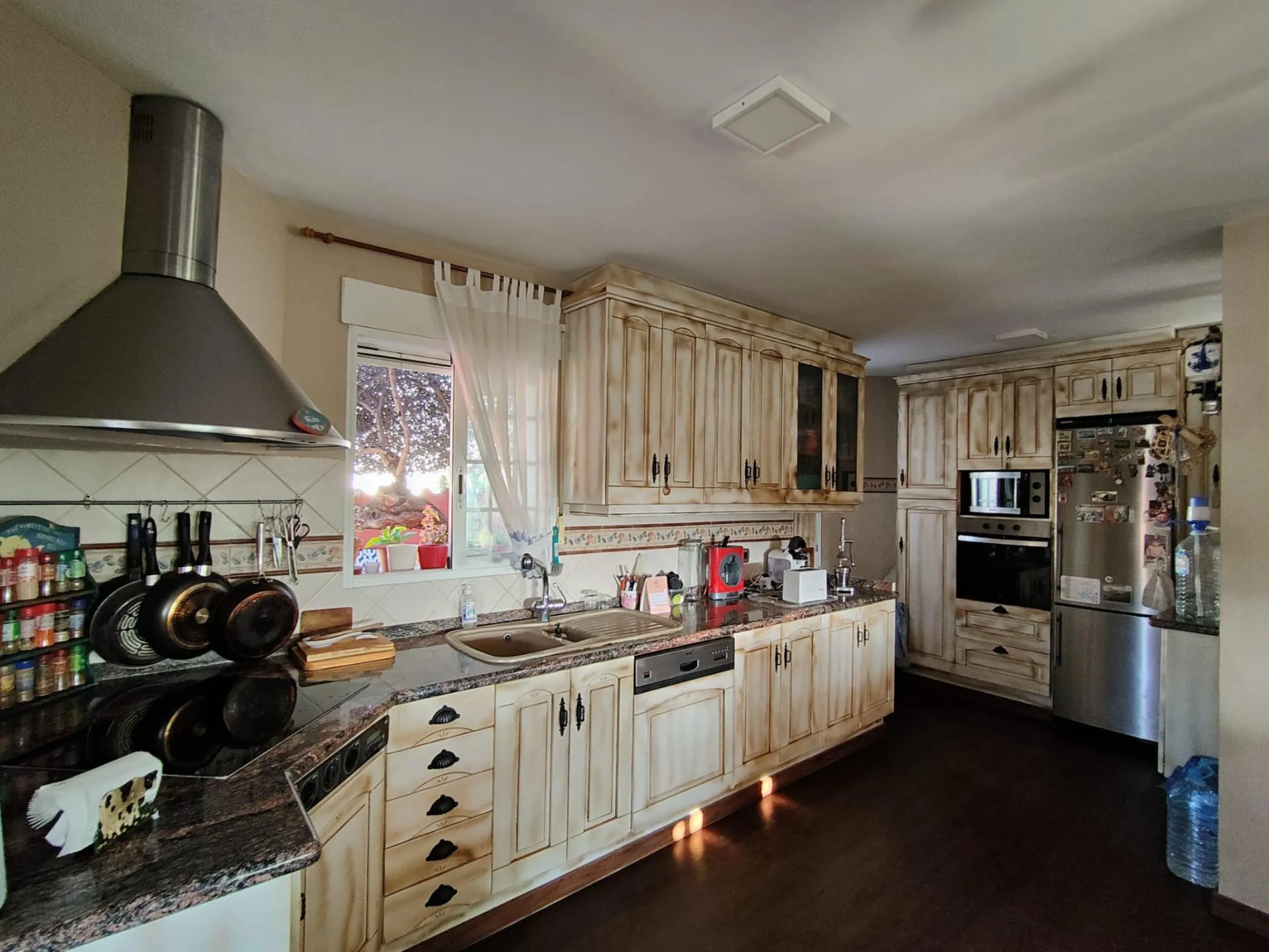 DETACHED VILLA, SPACIOUS WITH PRIVACY IN A NATURAL ENVIRONMENT IN LA NUCIA