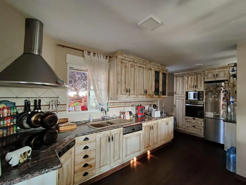 DETACHED VILLA, SPACIOUS WITH PRIVACY IN A NATURAL ENVIRONMENT IN LA NUCIA