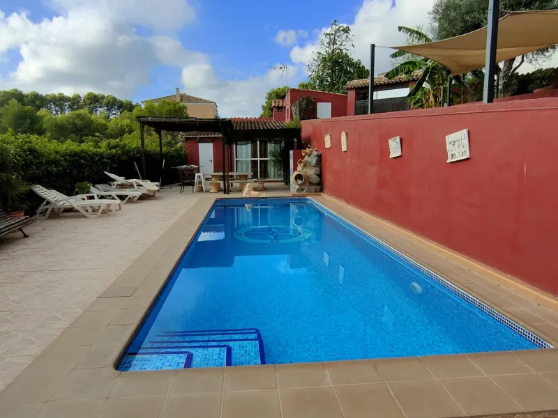 DETACHED VILLA, SPACIOUS WITH PRIVACY IN A NATURAL ENVIRONMENT IN LA NUCIA