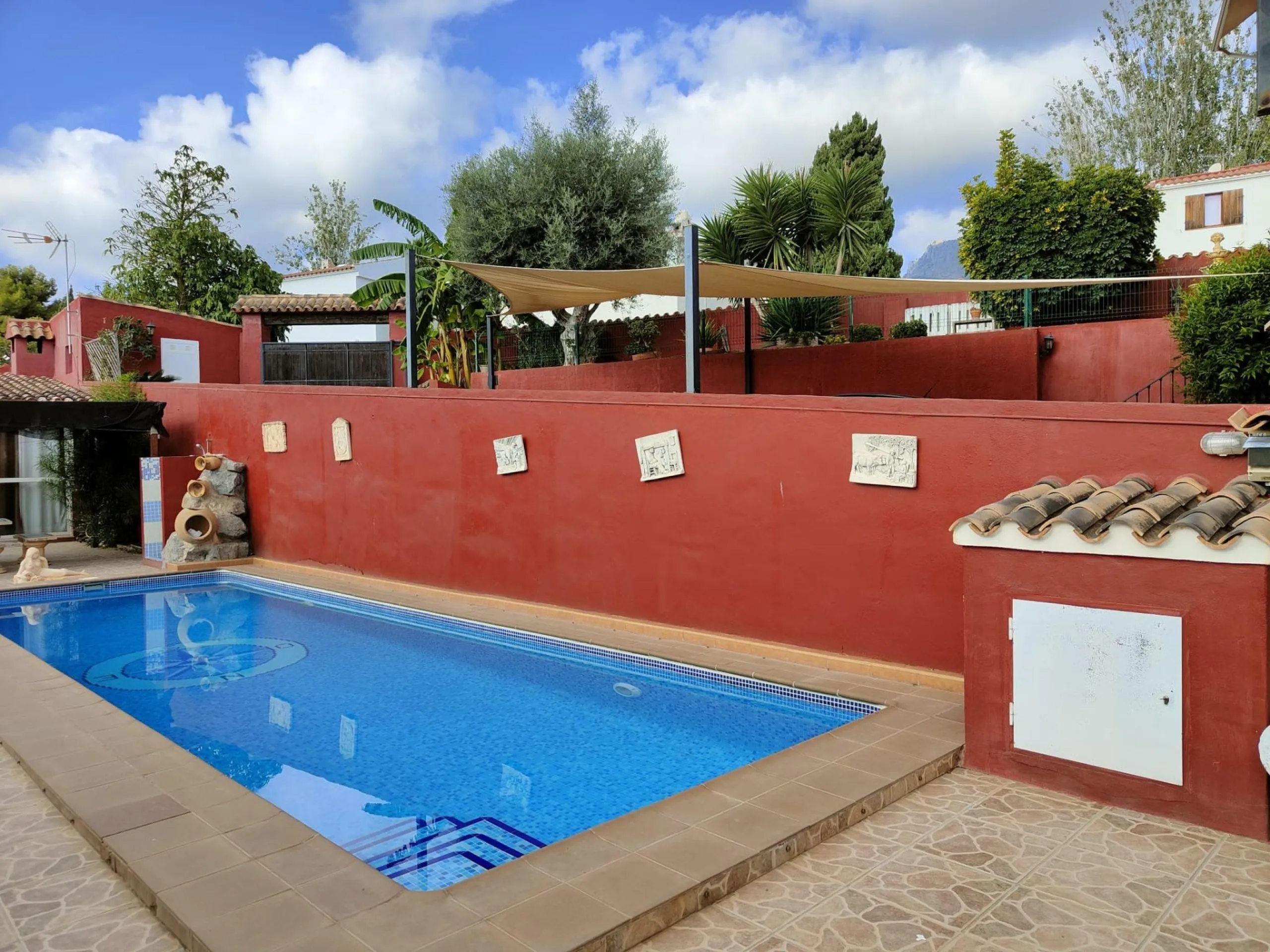 DETACHED VILLA, SPACIOUS WITH PRIVACY IN A NATURAL ENVIRONMENT IN LA NUCIA