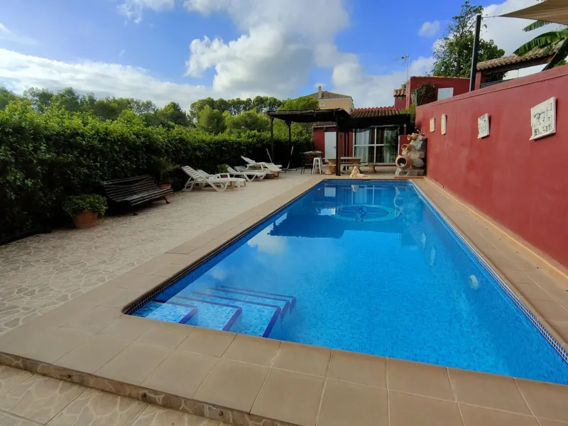 DETACHED VILLA, SPACIOUS WITH PRIVACY IN A NATURAL ENVIRONMENT IN LA NUCIA
