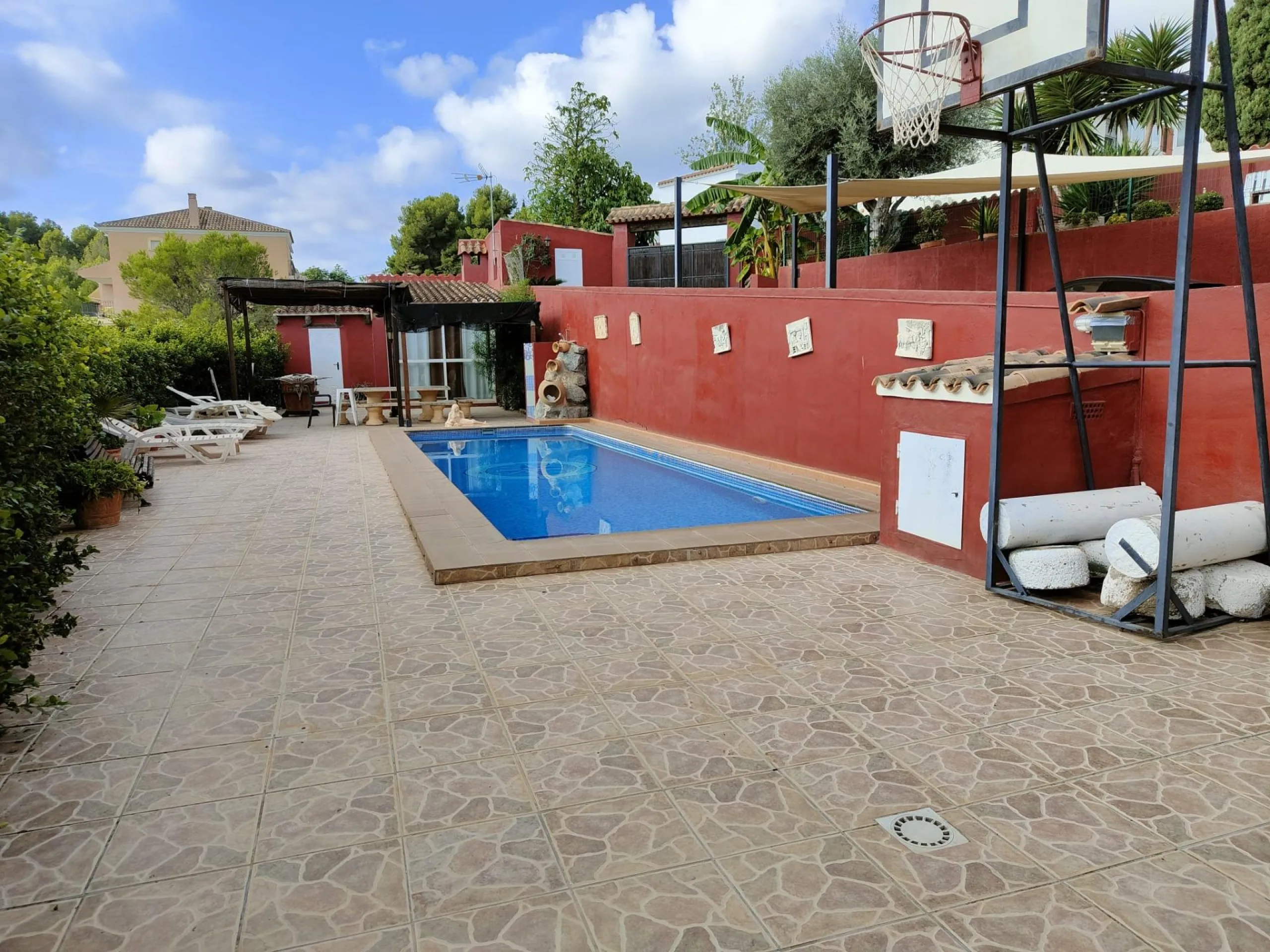DETACHED VILLA, SPACIOUS WITH PRIVACY IN A NATURAL ENVIRONMENT IN LA NUCIA