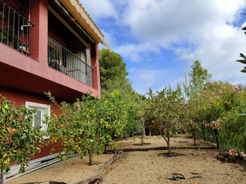 DETACHED VILLA, SPACIOUS WITH PRIVACY IN A NATURAL ENVIRONMENT IN LA NUCIA