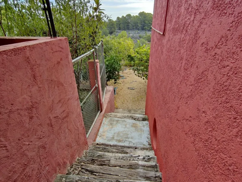 DETACHED VILLA, SPACIOUS WITH PRIVACY IN A NATURAL ENVIRONMENT IN LA NUCIA