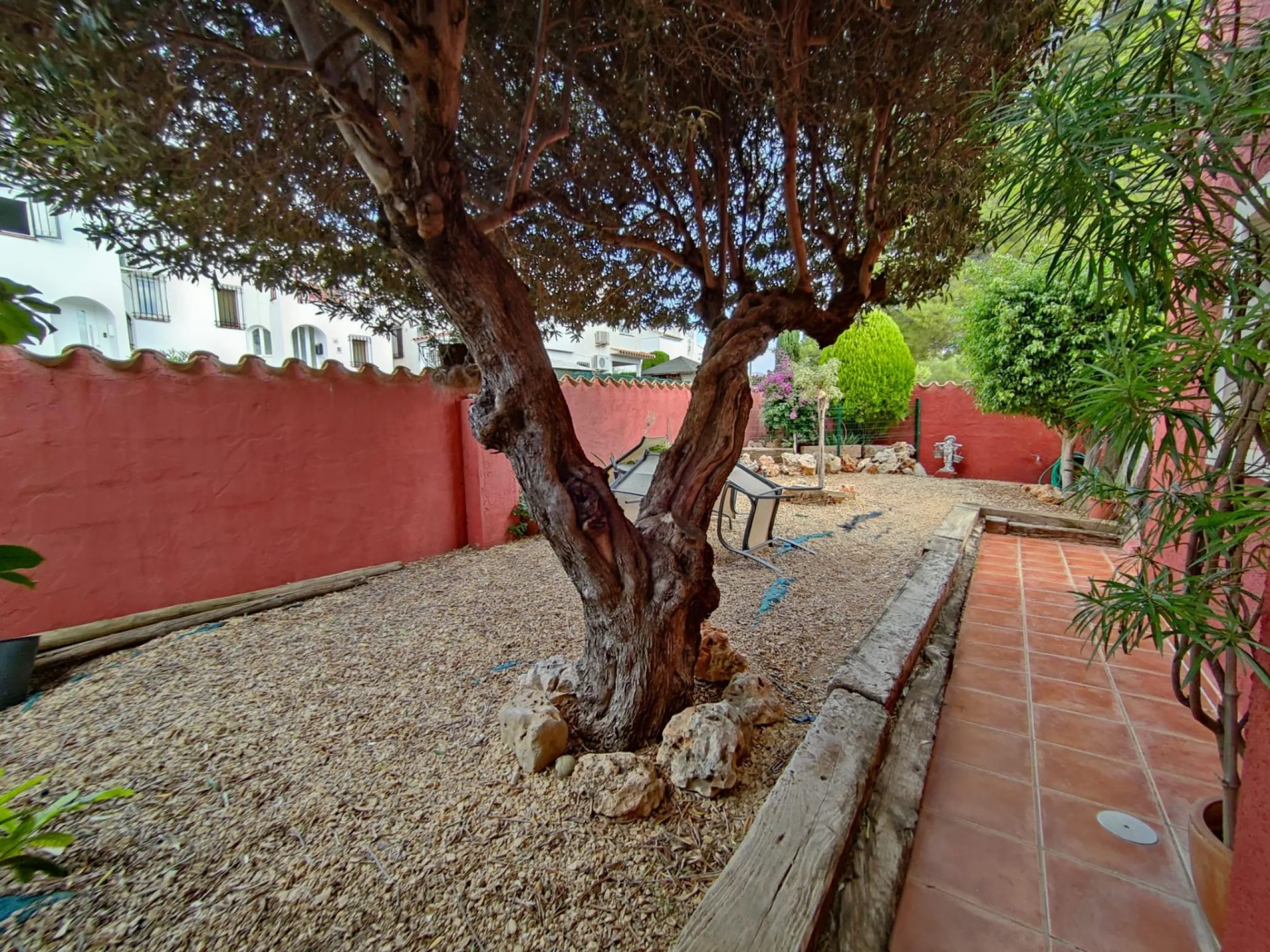 DETACHED VILLA, SPACIOUS WITH PRIVACY IN A NATURAL ENVIRONMENT IN LA NUCIA