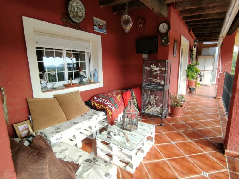 DETACHED VILLA, SPACIOUS WITH PRIVACY IN A NATURAL ENVIRONMENT IN LA NUCIA