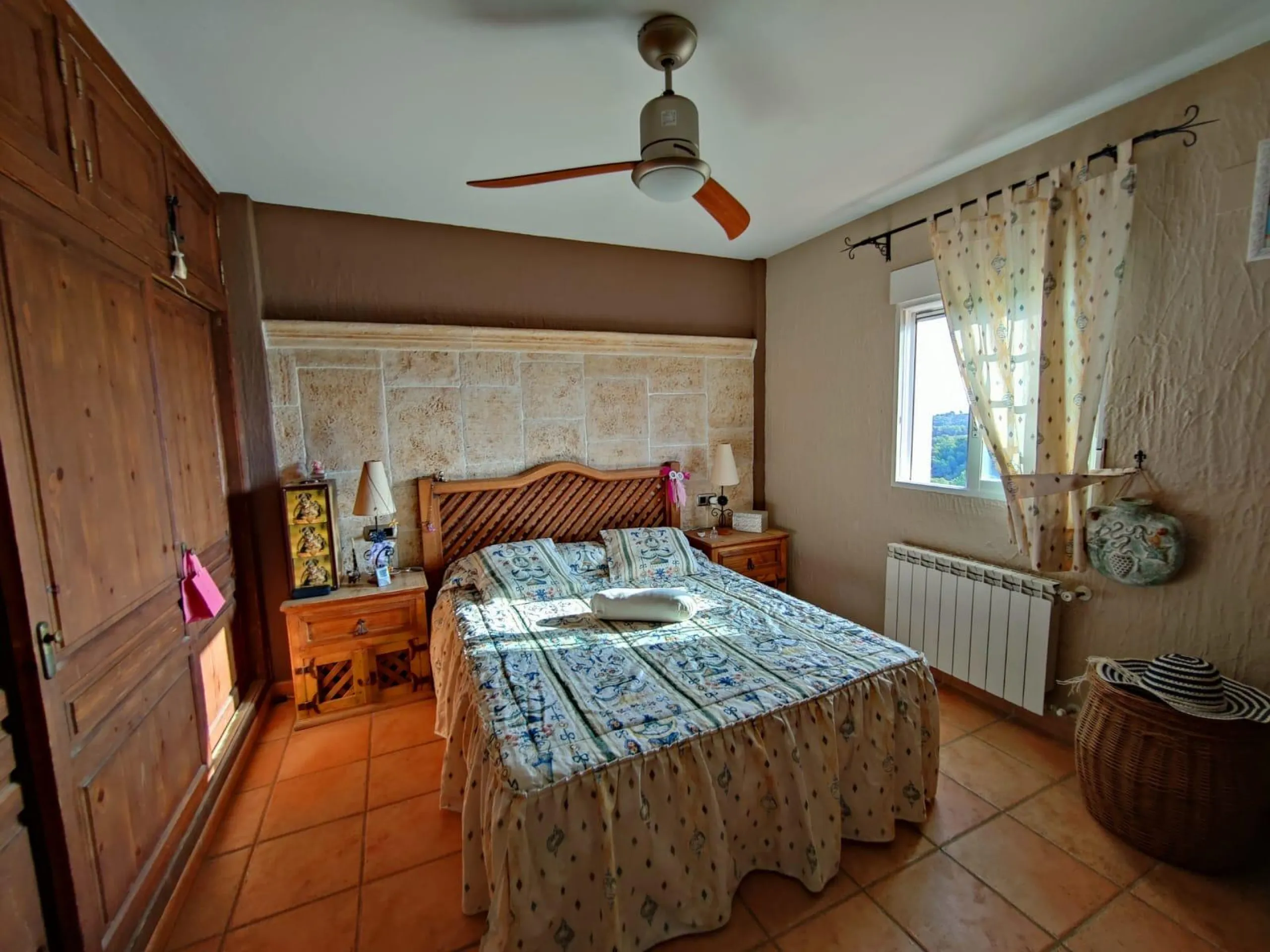 DETACHED VILLA, SPACIOUS WITH PRIVACY IN A NATURAL ENVIRONMENT IN LA NUCIA